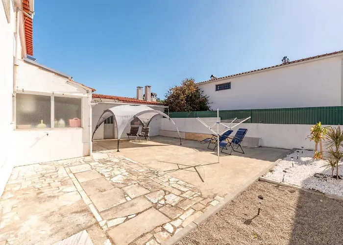 Guestready - Serene Escape Close To Aroeira Maison d'hôtes 4*